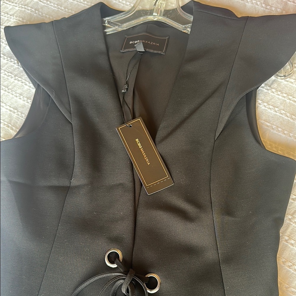 NWT BCBGMaxAzria structured sleek Black Vest Medium. High shoulders, Overlay - Picture 9 of 9